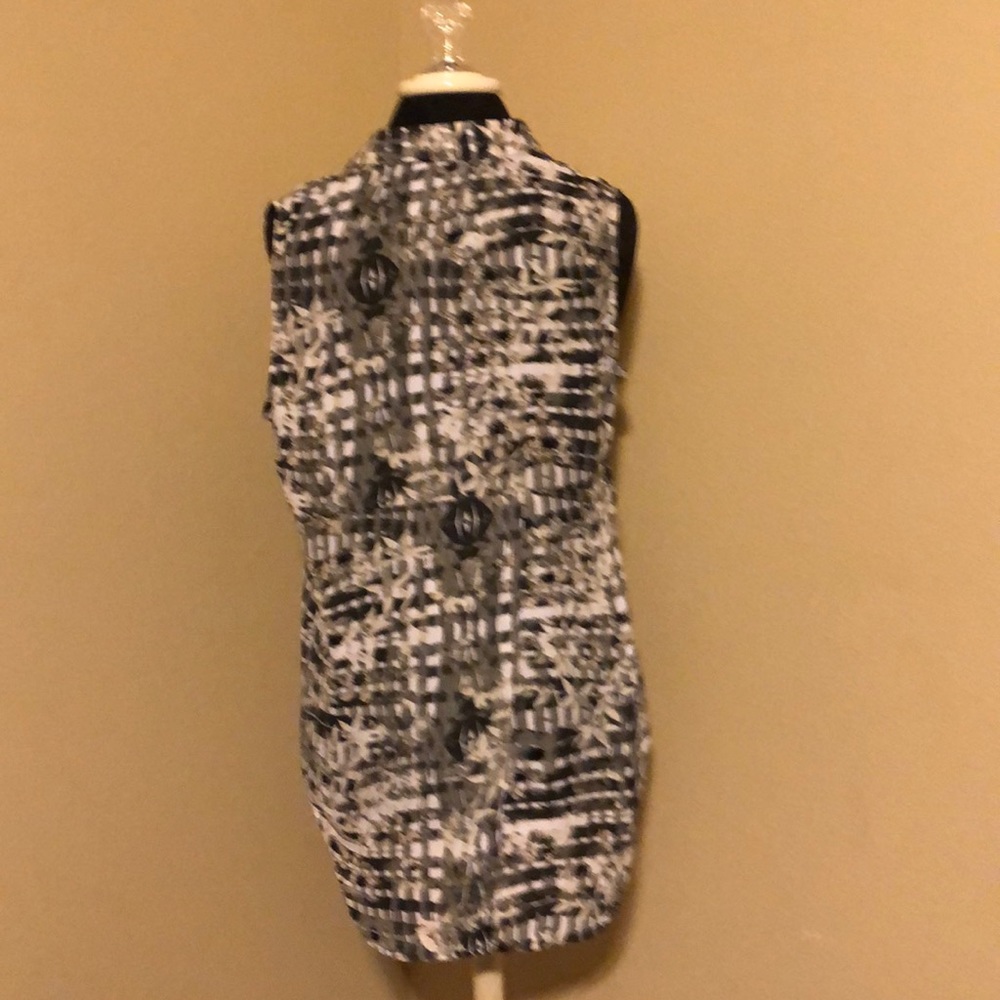 ❤️ Patterned Button Front collared blouse ❤️ - Picture 3 of 4
